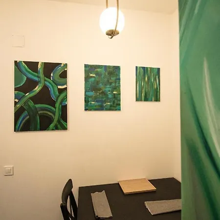 Cozy One Bedroom アパート ブカレスト